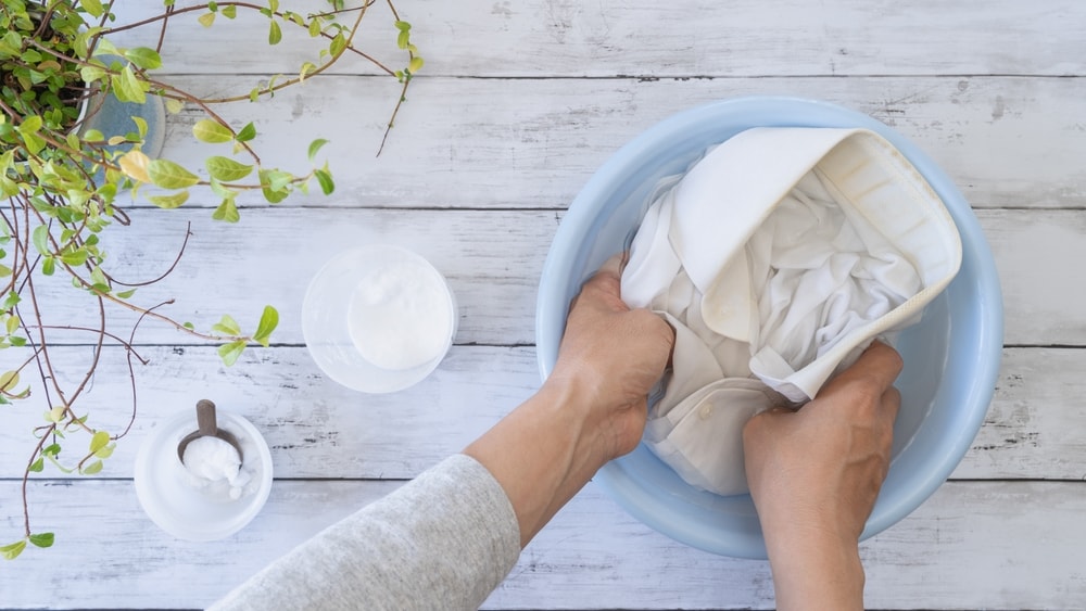 katoen wordt met de hand gewassen met waspoeder